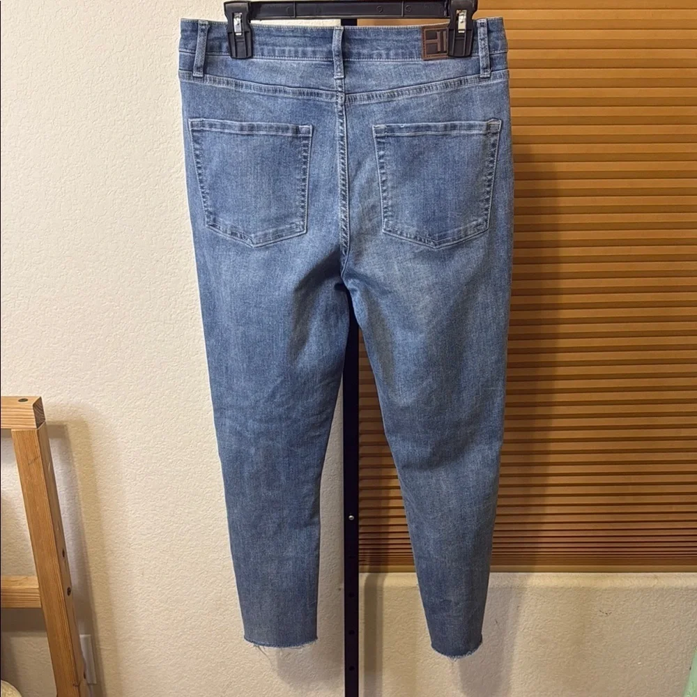 Hollis Haley Distressed Ankle Jeans Size 29